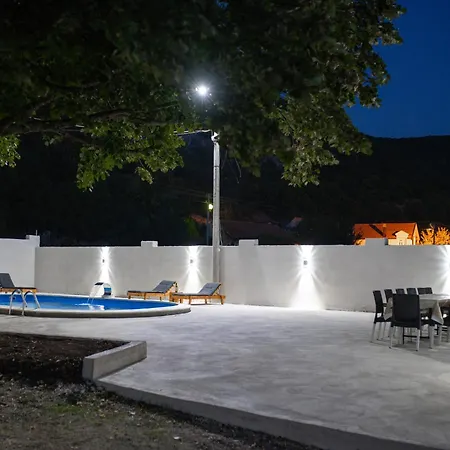 Za Odmor Svitavac Vila *